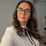 Adatbázis feltöltés online felületek kezelése adatszolgáltatások készítése